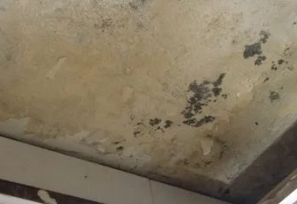 城西阳台漏水维修公司分享下城西卫生间渗水维修需要注意哪些问题。